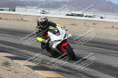 media/Oct-30-2025-Racers Edge (Thu) [[dabbdaf680]]/3-B Group/Session 3 (Turn 15 Inside)/